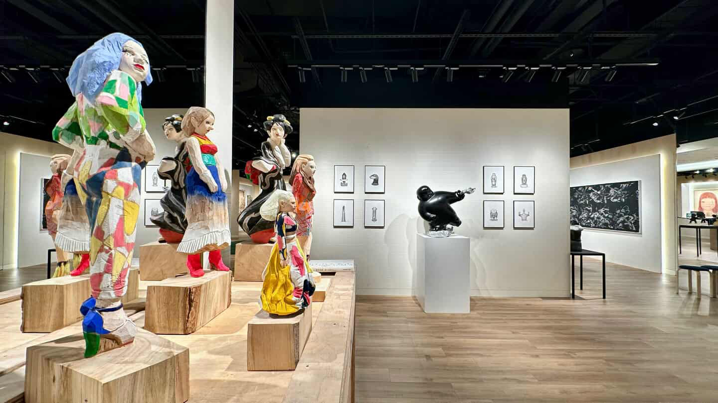 Wood sculpture by Hideki Iinuma, Gin Huang Gallery and Louis Vuitton