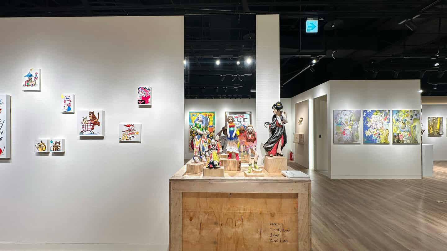 Wood sculpture by Hideki Iinuma, Gin Huang Gallery and Louis Vuitton