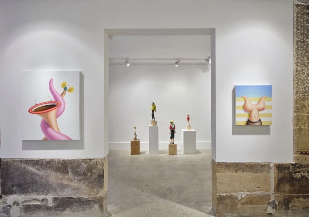 Hideki Iinuma sculptures seen through a doorway, Group Show at Marian Cramer Projects, Paris, 2026